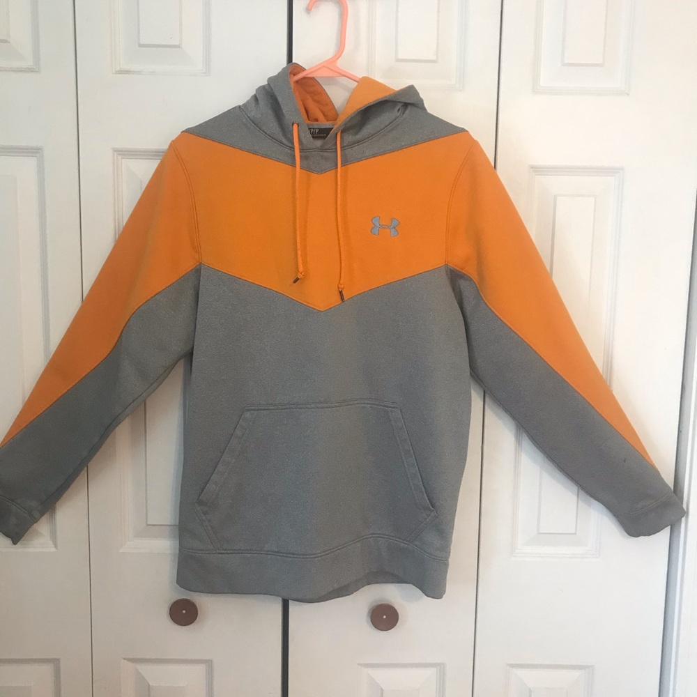 Men’s Under armor sweatshirt